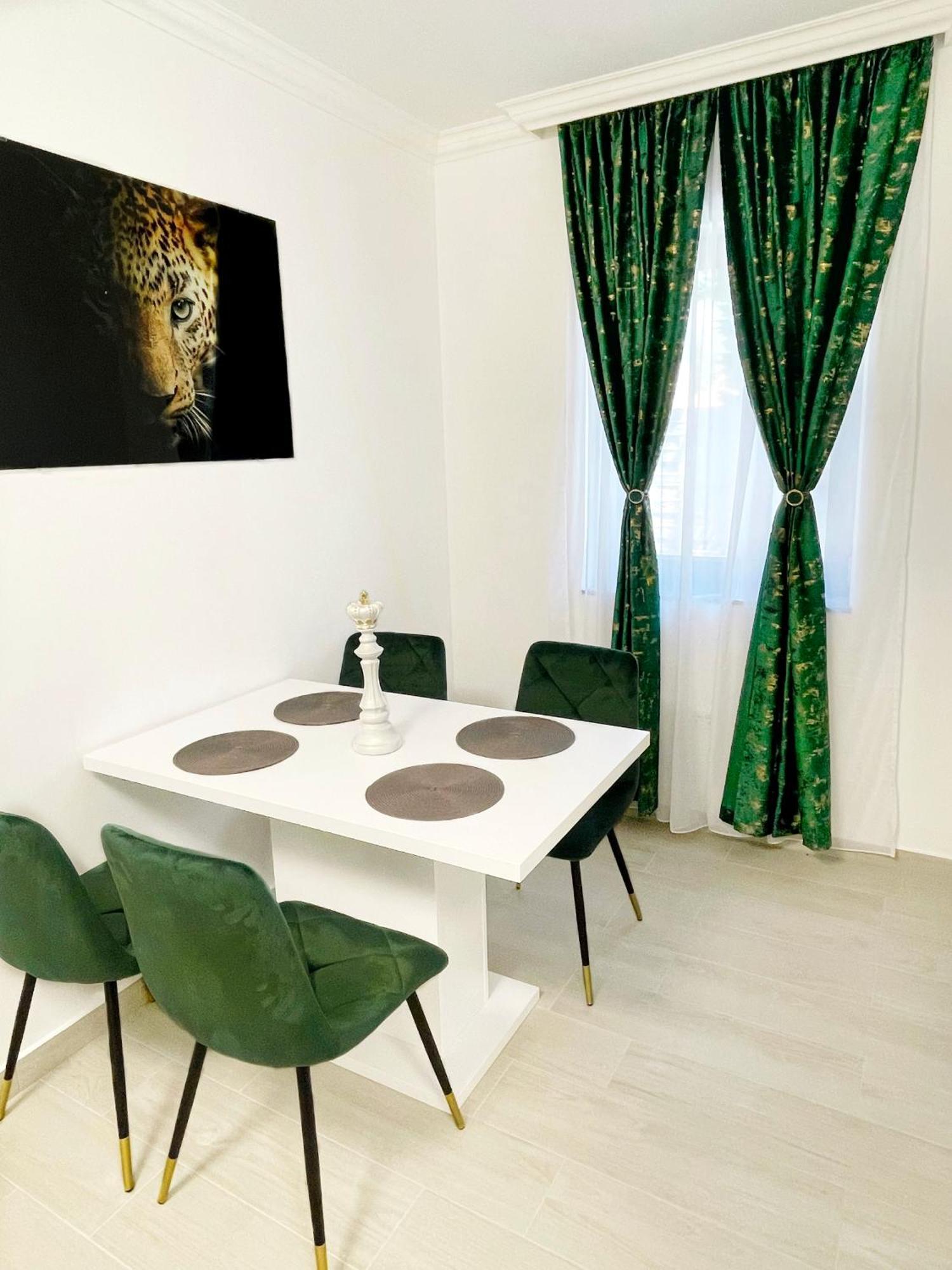 Rv Premium Apartments Arad Exterior foto